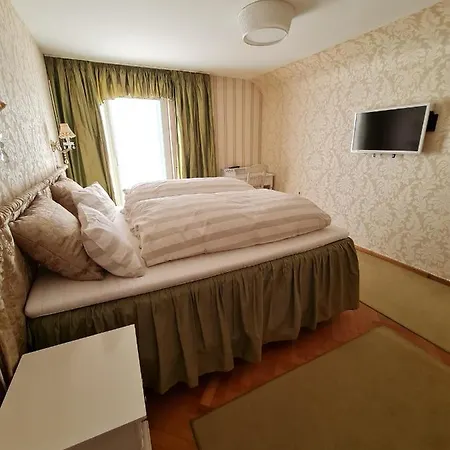 Sukka Apartment *